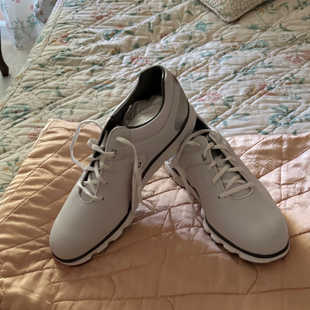 Stylish White Men's Shoes